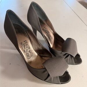 Salvatore Ferragamo Women's Dark Gray Bow Heels